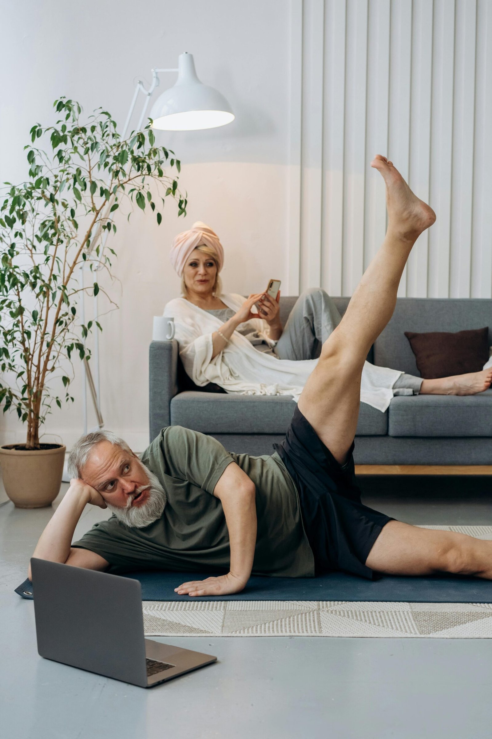 Train Anywhere: Online Classes That Keep You Moving